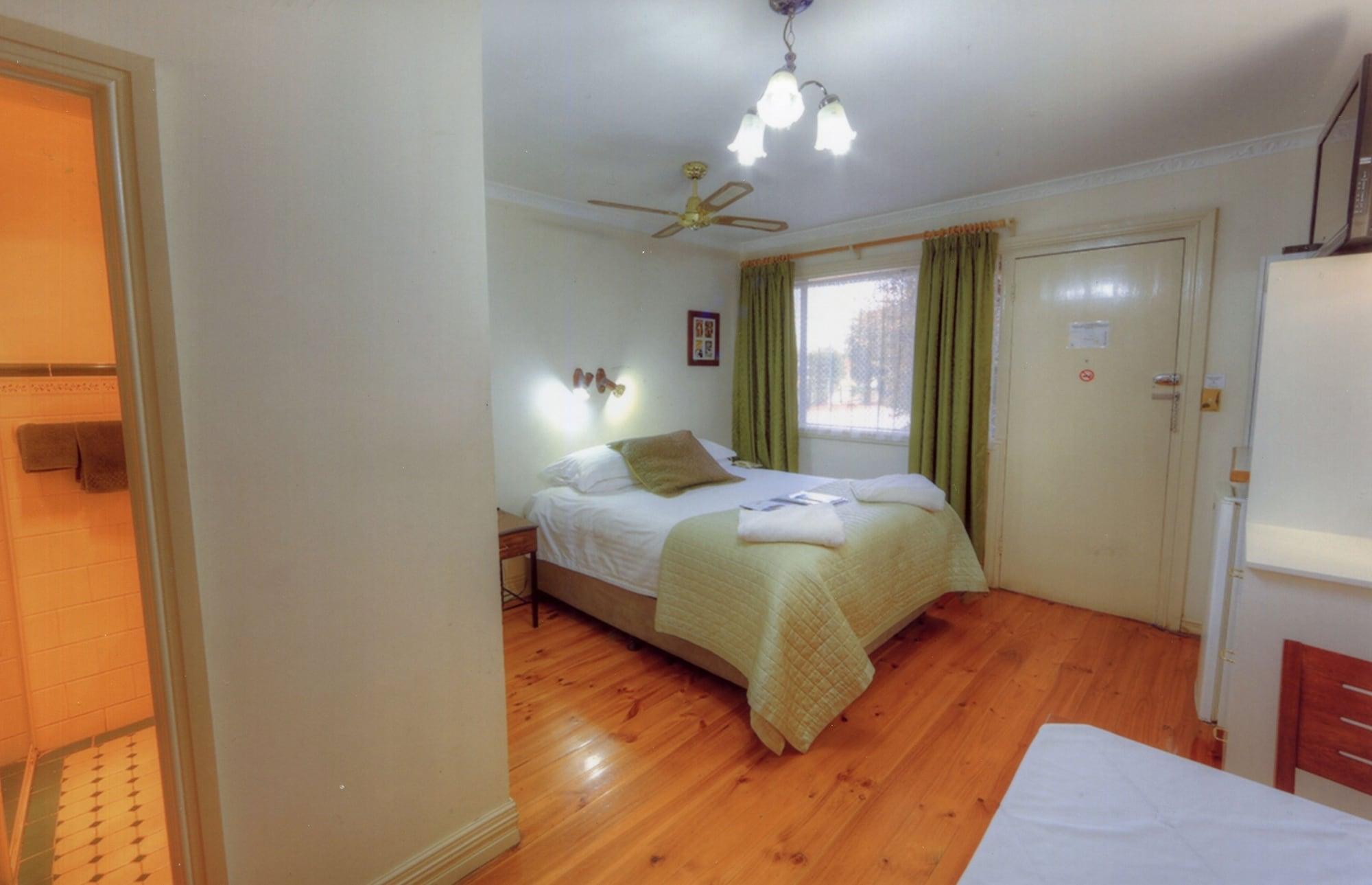 The Lodge Outback Motel Broken Hill Eksteriør billede