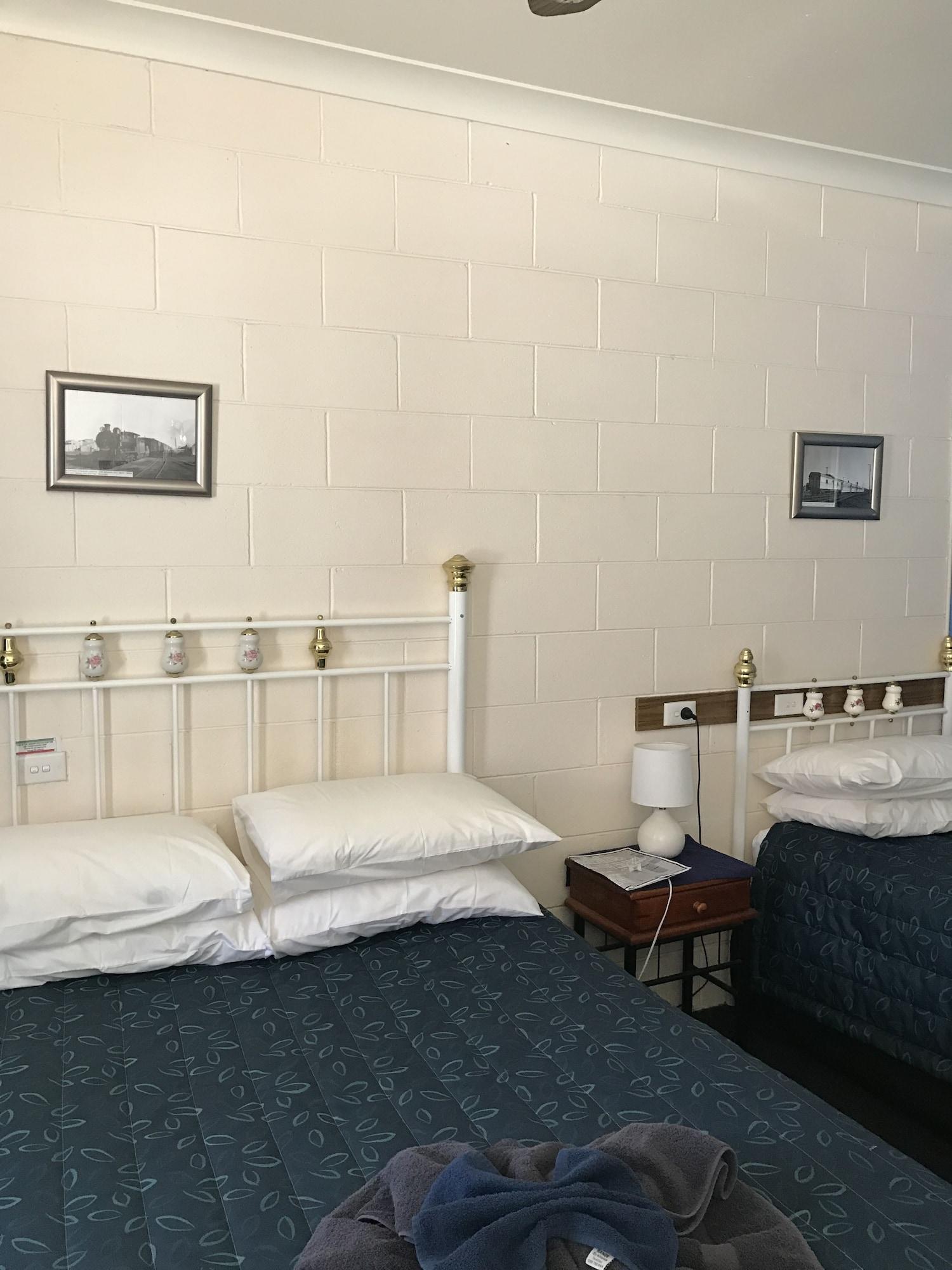 The Lodge Outback Motel Broken Hill Eksteriør billede