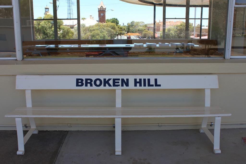 The Lodge Outback Motel Broken Hill Eksteriør billede